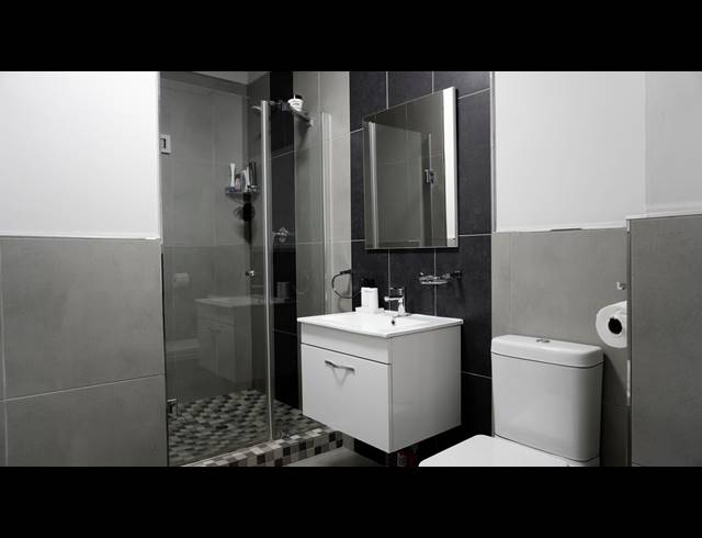 2 BEDROOM APARTMENT FOR SALE IN BRYANSTON